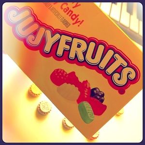 Meet your Posher, Mel.M. 🌹